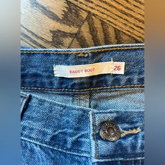 Levi’s Baggy Boot Jeans - Picture 3 of 5